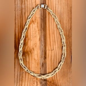 Gold Snake link Chocker